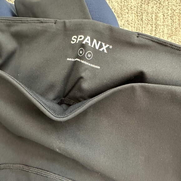 New Spanx Booty Boost 7/8 Leggings Black Tags Attached Size M - Picture 3 of 6
